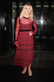 Julianne Hough feet photo thumbnail