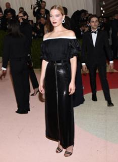 Léa Seydoux feet photo thumbnail