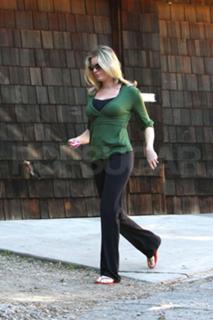 Rebecca Romijn feet photo thumbnail