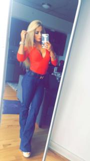 Amanda Saccomanno feet photo thumbnail