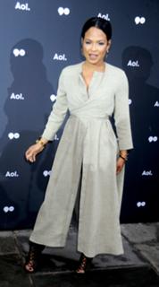 Christina Milian feet photo thumbnail
