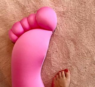 Daniela Katzenberger feet photo thumbnail