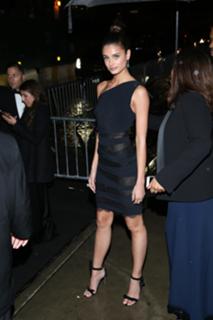 Taylor Hill feet photo thumbnail