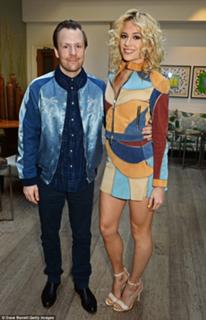 Pixie Lott feet photo thumbnail