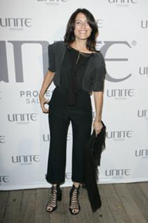 Lisa Edelstein feet photo thumbnail