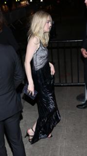 Dakota Fanning feet photo thumbnail