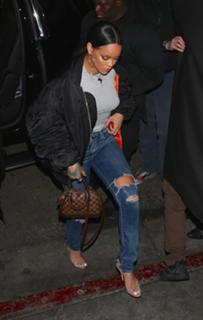 Rihanna feet photo thumbnail