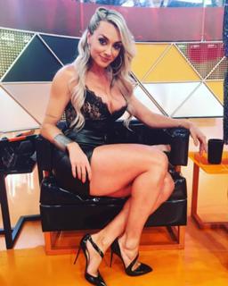 Juliana Salimeni feet photo thumbnail