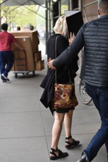 Jennifer Lawrence feet photo thumbnail