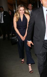 Elizabeth Olsen feet photo thumbnail