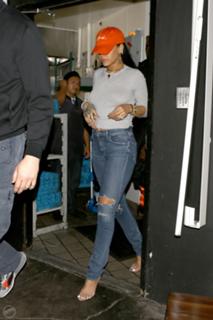 Rihanna feet photo thumbnail