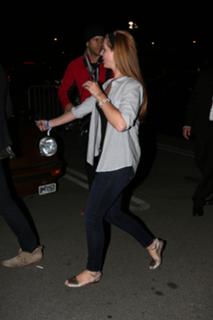 Lana Del Rey feet photo thumbnail