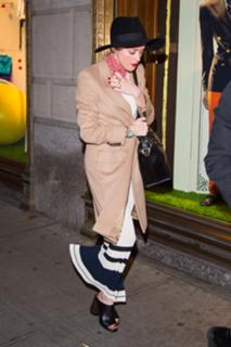Amber Heard feet photo thumbnail