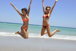 Victoria Justice feet photo thumbnail