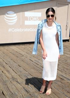 Lea Michele feet photo thumbnail
