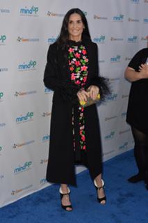 Demi Moore feet photo thumbnail
