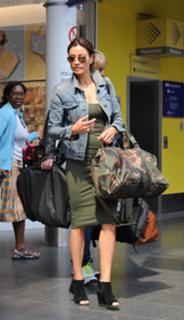 Melanie Sykes feet photo thumbnail