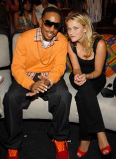 Reese Witherspoon feet photo thumbnail
