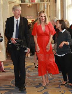 Molly Sims feet photo thumbnail