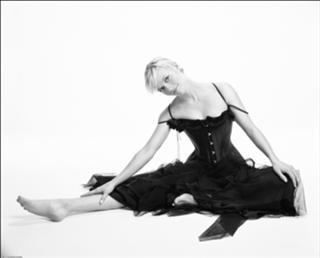 Reese Witherspoon feet photo thumbnail