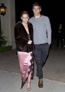 Riley Keough feet photo thumbnail