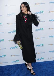 Demi Moore feet photo thumbnail
