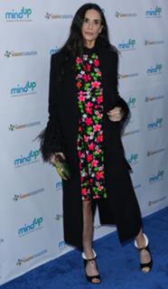 Demi Moore feet photo thumbnail