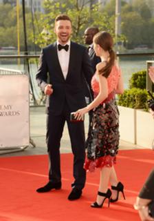Anna Kendrick feet photo thumbnail