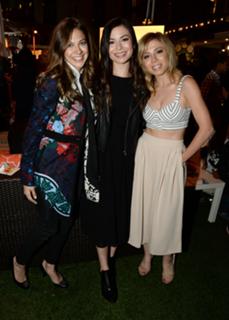 Jennette McCurdy feet photo thumbnail