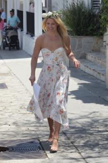Ali Larter feet photo thumbnail