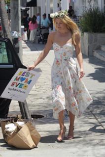 Ali Larter feet photo thumbnail