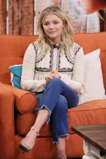 Chloë Grace Moretz feet photo thumbnail