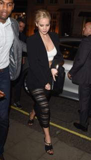 Jennifer Lawrence feet photo thumbnail