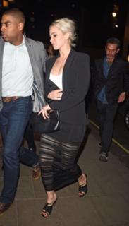 Jennifer Lawrence feet photo thumbnail