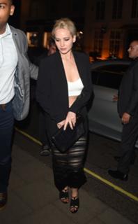 Jennifer Lawrence feet photo thumbnail