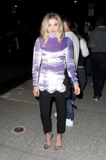 Chloë Grace Moretz feet photo thumbnail
