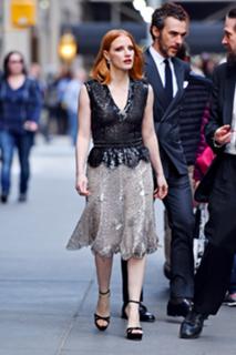 Jessica Chastain feet photo thumbnail