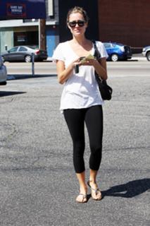 Kristin Cavallari feet photo thumbnail