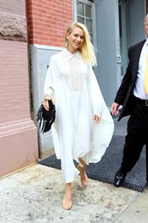 Naomi Watts feet photo thumbnail