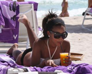 Angela Simmons feet photo thumbnail