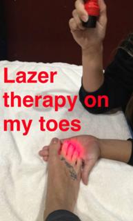 Demi Lovato feet photo thumbnail