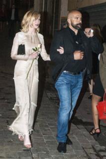Kirsten Dunst feet photo thumbnail