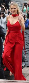 Blake Lively feet photo thumbnail