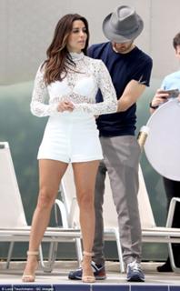 Eva Longoria feet photo thumbnail
