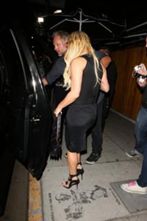 Jessica Simpson feet photo thumbnail