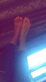 Valentina Vignali feet photo thumbnail