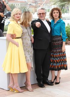 Kirsten Dunst feet photo thumbnail