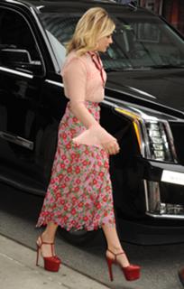 Chloë Grace Moretz feet photo thumbnail