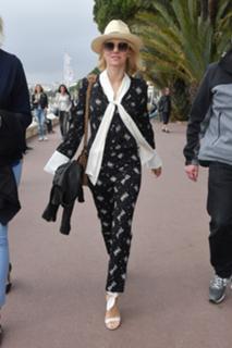 Naomi Watts feet photo thumbnail