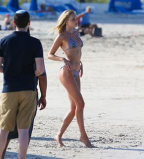Elsa Hosk feet photo thumbnail